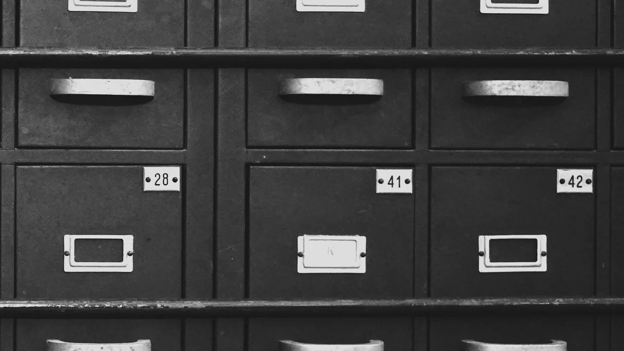 The category is United States public records with a search box on top, which is why the reports thin out the moment you leave the country.